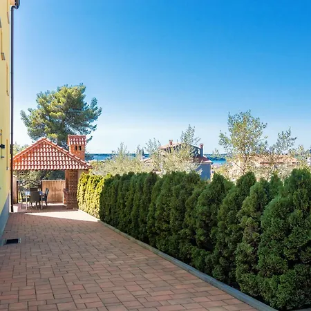 Tina - A3 First Floor - Mpolo Apartment