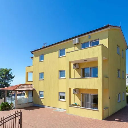Apartment Tina - A3 First Floor - Mpolo